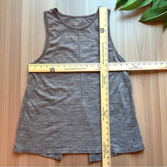 Athleta Grey Open Back Sleeveless Active Tank Top - Medium - Picture 12 of 14